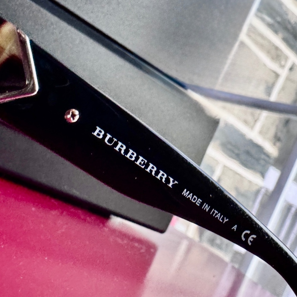 Burberry Sunglasses & Had Case Brown Tortoise # 864 EUC - Picture 7 of 9